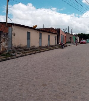 Dois homens de 55 e 37 anos morrem  dentro da própria residência em Arapiraca