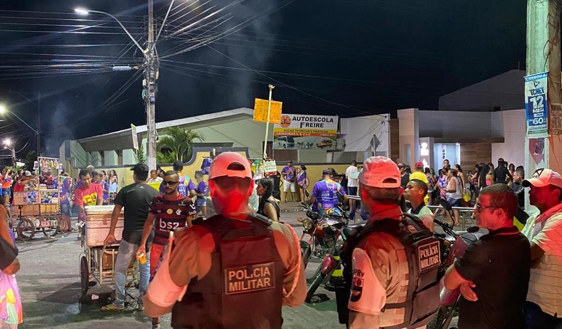 BPRv recolhe 17 veículos e aborda cinco inabilitados durante bloco em Olho D´Água das Flores