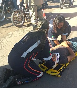 Colisão entre carro e moto deixa motociclista ferido