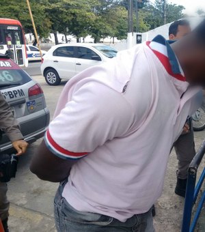 Polícia prende jovem acusado  de roubar moto na parte alta de Maceió