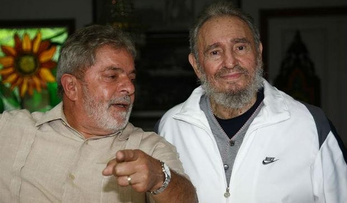 Lula homenageia Fidel em seu sítio em São Bernardo do Campo