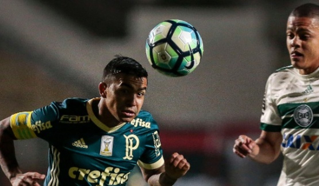 Palmeiras vence Coritiba e fica só a três pontos do vice-líder do Brasileiro