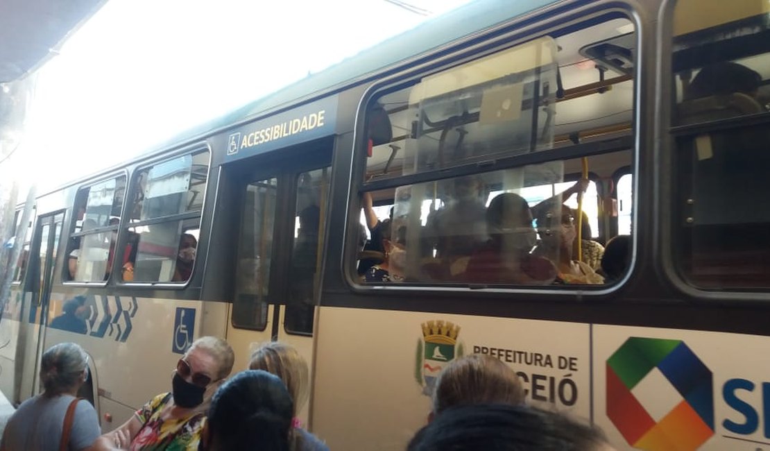 Maceioenses denunciam ônibus lotados após flexibilização na capital