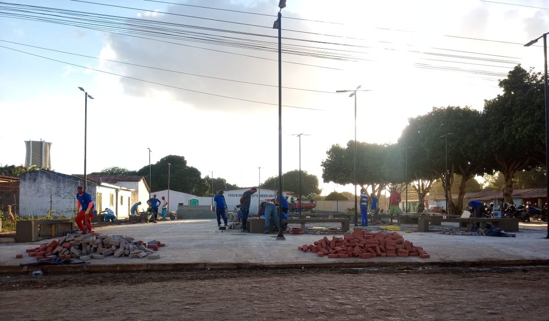 Após “promessa de renúncia” de vereador, Prefeitura de Arapiraca anuncia inauguração de praça