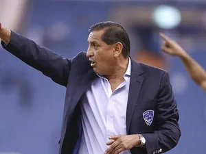 Ramón Díaz lamenta chances perdidas e volta a garantir a permanência do Vasco na Série A: ‘Não vai cair’