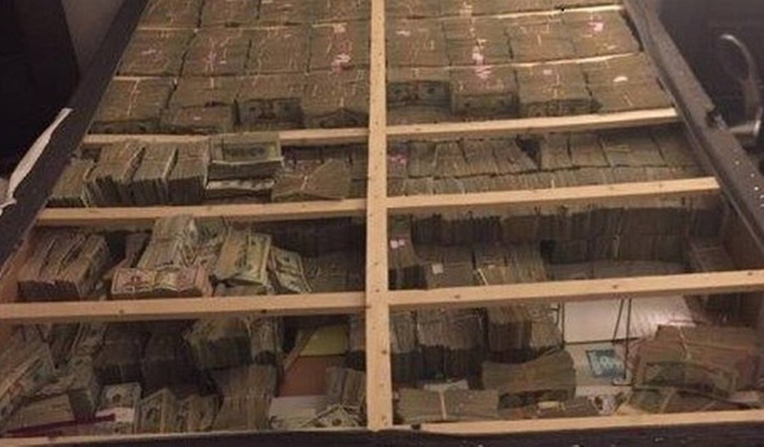 Polícia americana acha 20 milhões de dólares escondidos em colchão de brasileiro 