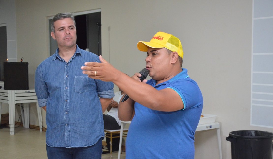 Em Coruripe, Maykon Beltrão inicia campanha ouvindo sociedade civil e organizada