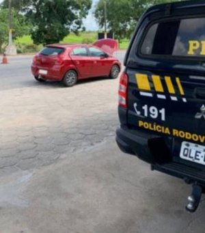Motorista é flagrado com carro roubado em Pernambuco durante blitz da PRF em São Sebastião
