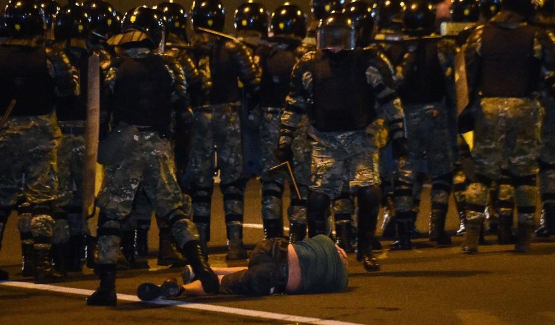 Belarus: reeleição de Lukashenko para sexto mandato termina em morte e dezenas de feridos