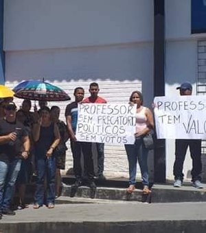 Professores cobram reajuste salarial na cidade de Atalaia
