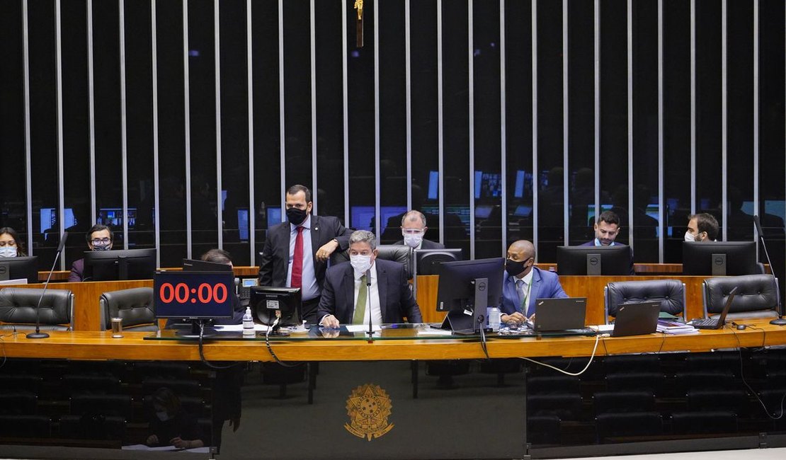 Câmara aprova PEC da Reforma Eleitoral com volta das coligações