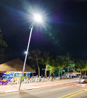 Prefeitura de Maceió substitui mais de 500 projetores em LED da orla