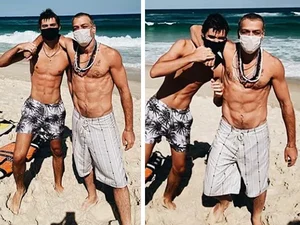 Fábio Assunção curte praia com o filho, João, e mostra corpo 27 quilos mais magro