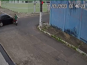 [Vídeo] Mais um acidente envolvendo motociclista no mesmo cruzamento no bairro São Luiz em Arapiraca