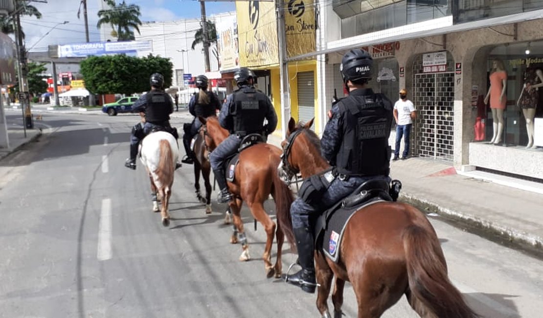 Covid 19: Cavalaria do 3º BPM atua nas barreiras sanitárias instaladas em Arapiraca