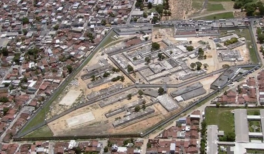 Detento é morto a tiros e outros dois ficam feridos em cadeia no Recife