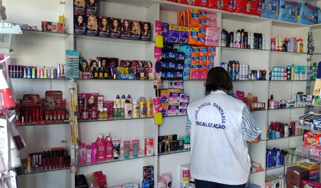 Vigilância Sanitária de Maceió interdita duas farmácias irregulares na parte alta da capital