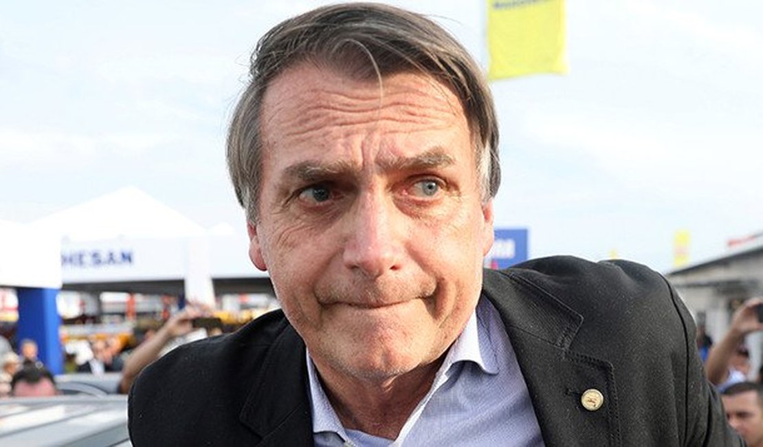 Bolsonaro muda e defende redução da maioridade penal para 17 anos