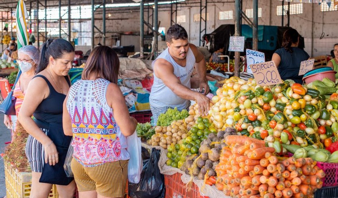 Comerciantes comemoram dia especial em mercados e feiras de Maceió