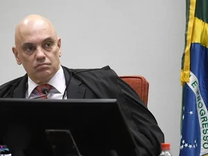 Moraes autoriza devolução de celular de Marcos do Val