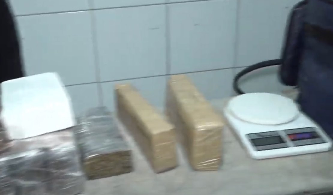 Polícia prende homem com quase 10kg de drogas, documento falso e balança de precisão