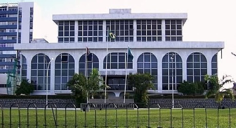 Ficha Limpa: 35 políticos podem ficar de fora das eleições em Alagoas