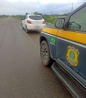 Veículo roubado na Bahia é recuperado pela PRF em Santana do Ipanema no Sertão de Alagoas