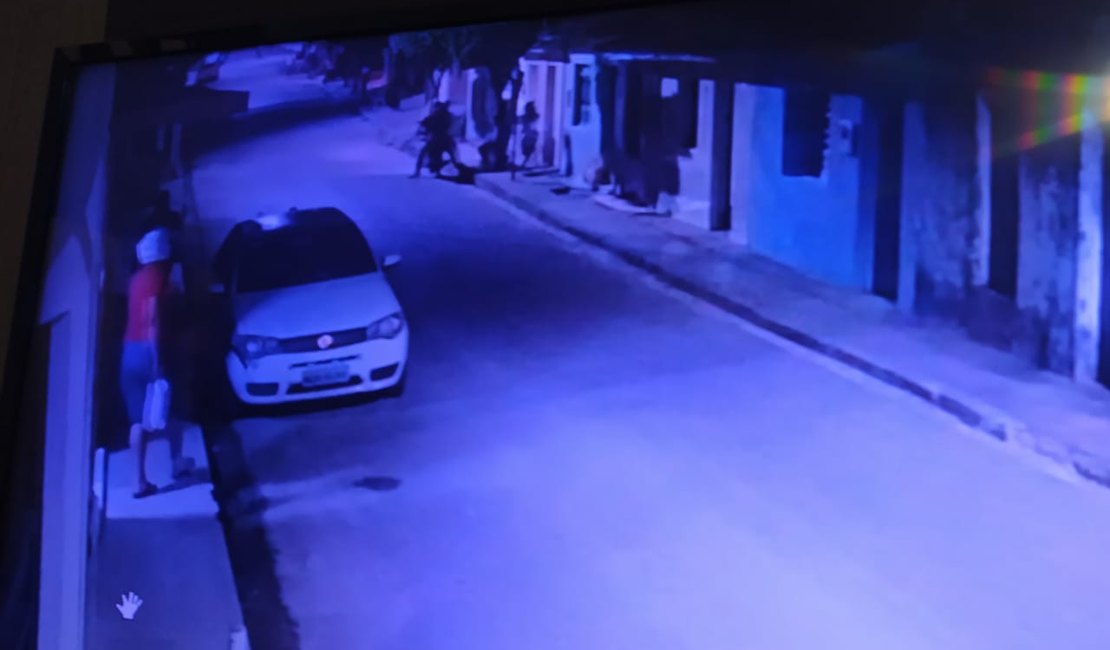 [Vídeo] Jovem é preso após assaltar usando moto em Porto Calvo