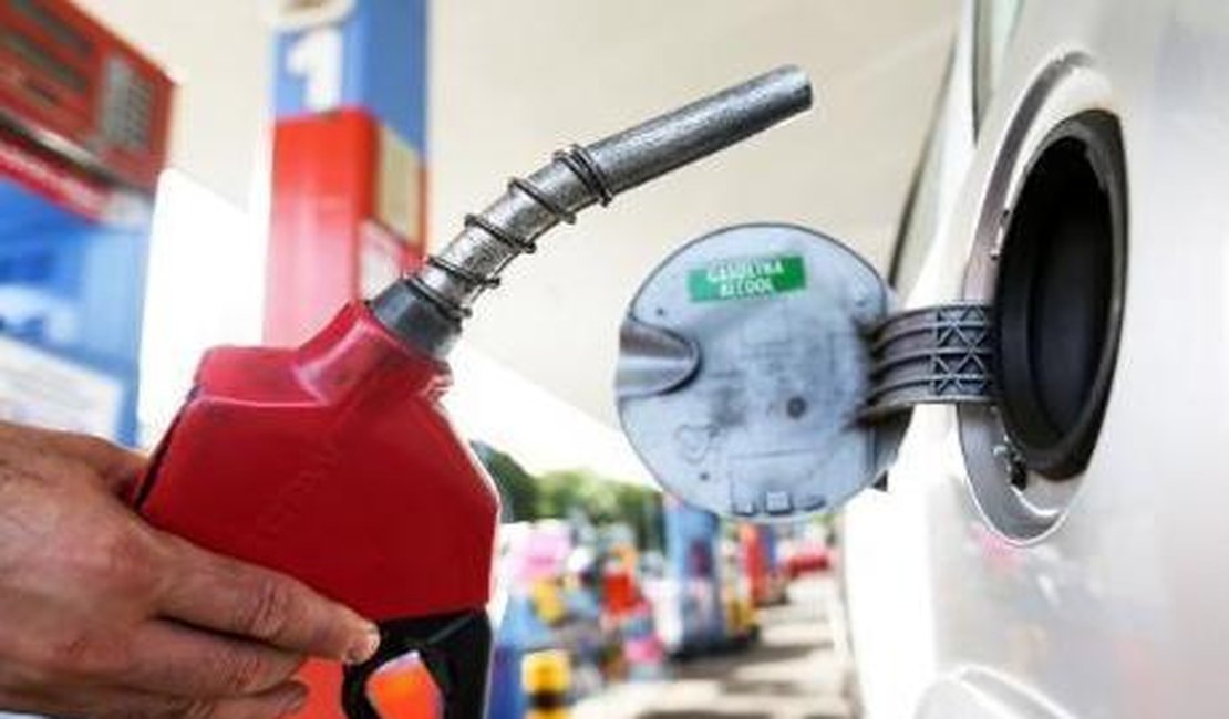 Gasolina pode chegar aos R$5,00 em Maceió nos próximos dias