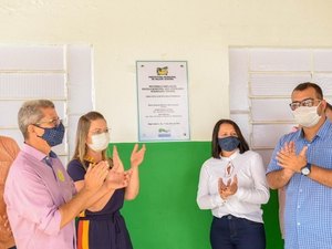 Prefeita de Major Izidoro entrega reforma de escola no Distrito de São Marcos