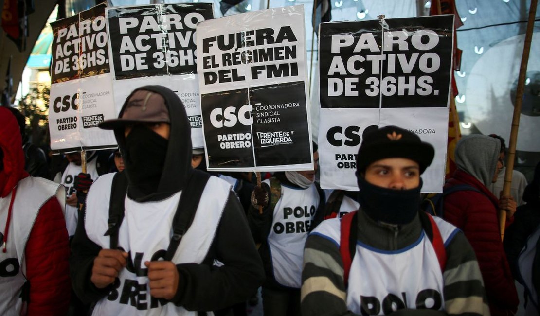 Trabalhadores paralisam Argentina com grande greve contra Macri