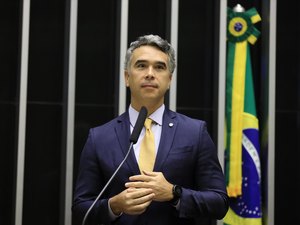 Rafael Brito comemora envio de mais de R$ 38 milhões em emendas parlamentares no primeiro ano de mandato