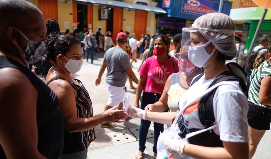 Mais 45 mil kits de máscaras serão distribuídos em Maceió até domingo (12)