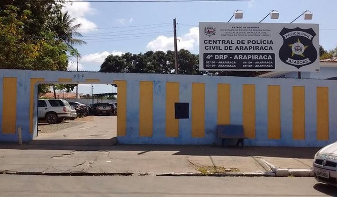 Homem é preso suspeito de tráfico de drogas no Beco do Caicó, em Arapiraca