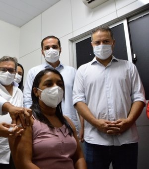 Sesau destina mais de 25 mil doses da vacina contra a Covid-19 para os 102 municípios