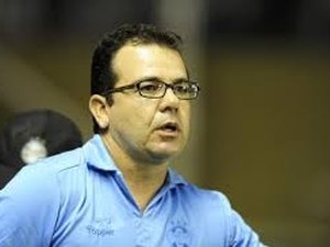 Botafogo confirma a permanência de Enderson Moreira