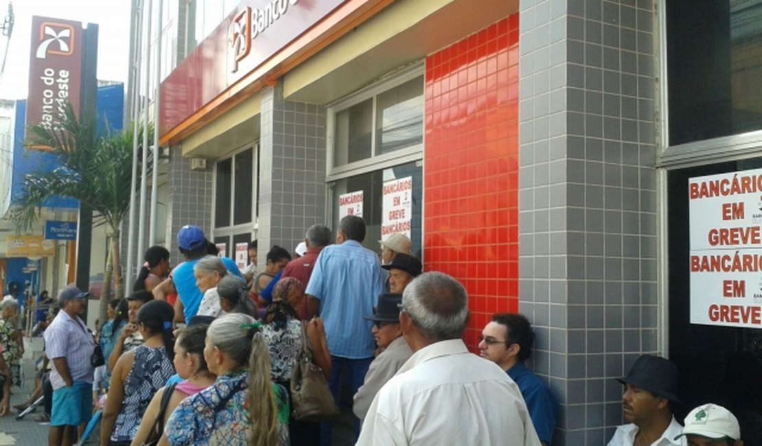 Bancos em Arapiraca amanheceram fechados