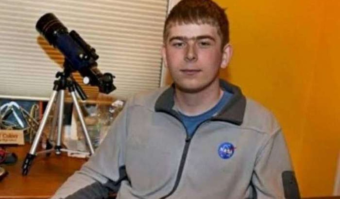 Estagiário da NASA de 17 anos descobre novo planeta e vira celebridade mundial