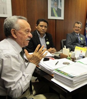 Júlio Cesar faz peregrinação em Brasília em busca de investimentos