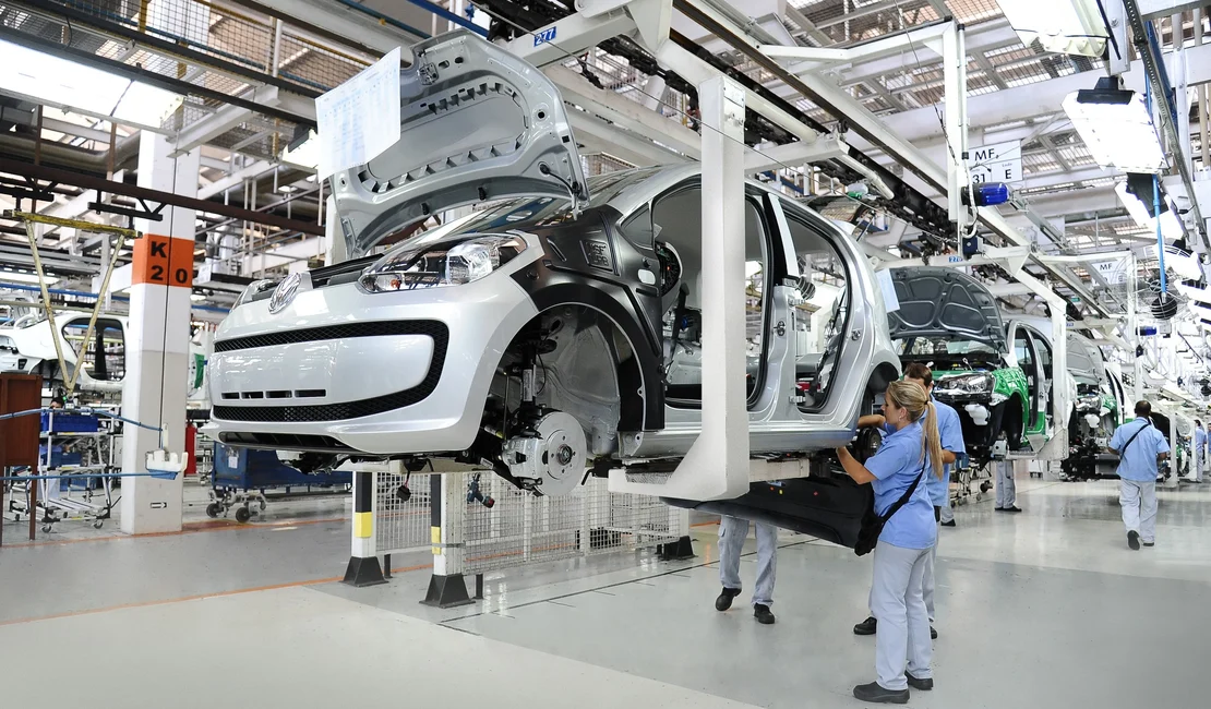 Volkswagen anuncia que vai parar duas fábricas por falta de insumos