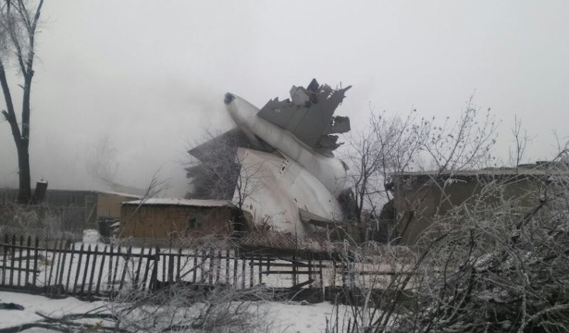 Ao menos 37 morrem em queda de avião de carga no Quirguistão