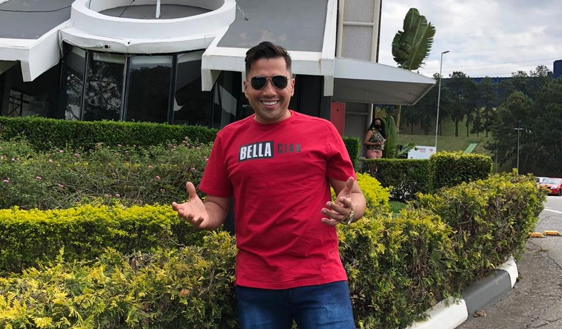 Após participar do Programa do Ratinho, cantor alagoano precisará fazer teste de Covid-19