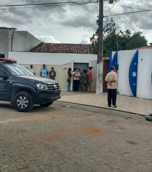 Operação da Polícia Civil tem troca de tiros e mulher detida em bairro de Arapiraca