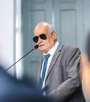 Câmara Municipal de Maceió homenageia Fernando Valões com a Comenda Arnon de Mello