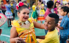 Crianças da LBV na dança junina