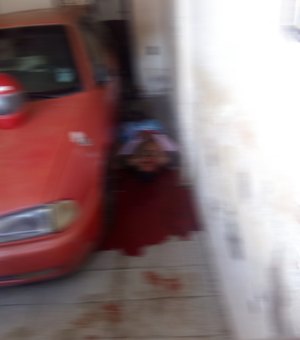 Homem é assassinado na garagem da própria residência 