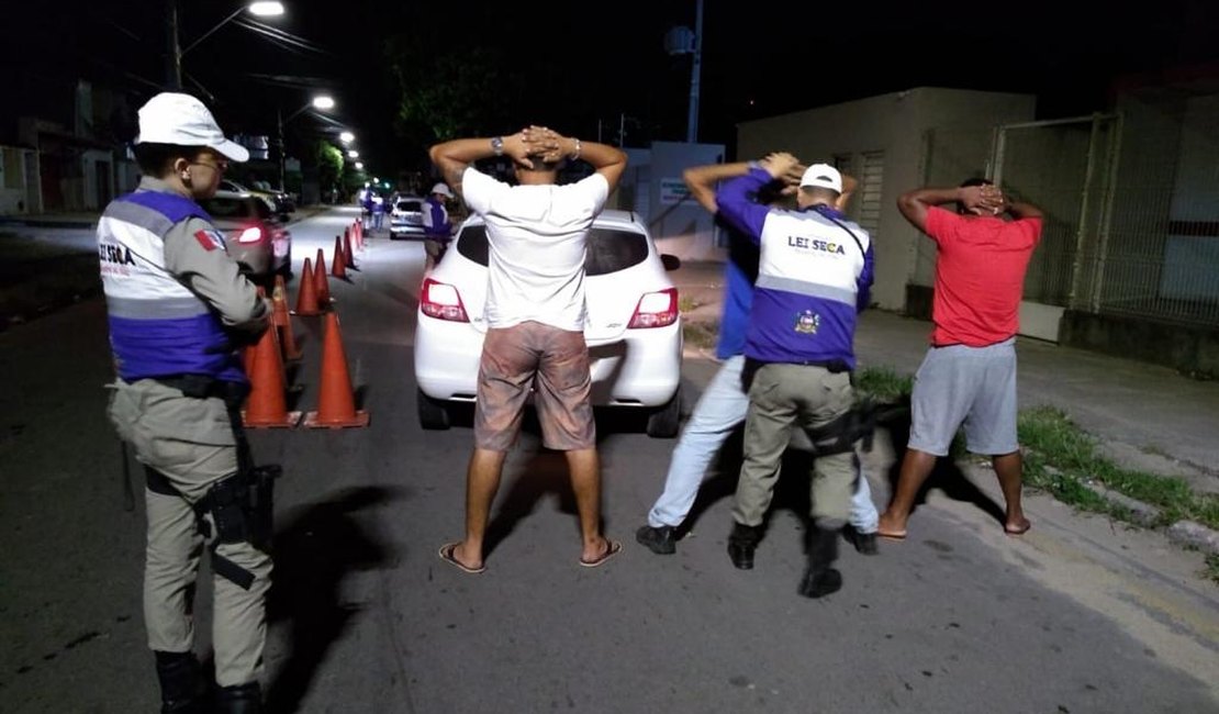 Blitzes da Lei Seca prendem dois motoristas embriagados em Maceió