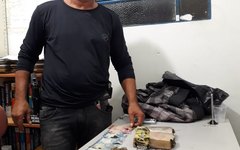 Polícia Civil apreende tablete maconha dentro de residência no Sertão