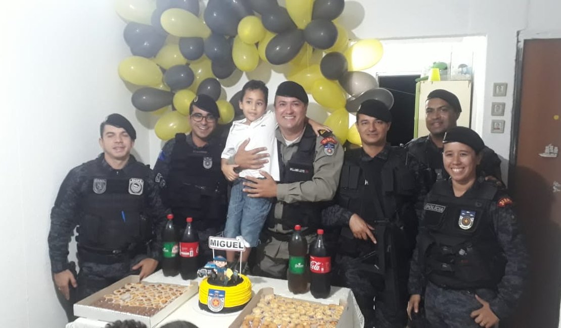 “Eles são anjos maravilhosos” afirma mãe de criança que teve festa surpresa organizada por policiais