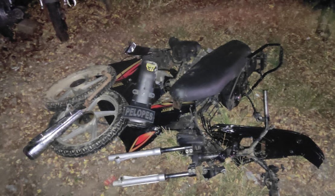 [Vídeo] Suspeito é preso em flagrante ao desmontar moto furtada em frente à empresa de telemarketing
